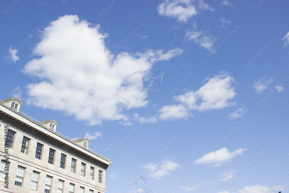 Naklejka premium Bubble in Sky