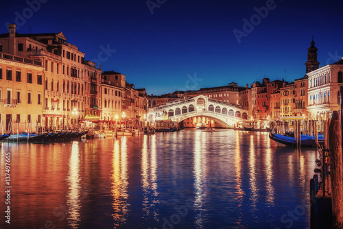 City landscape. Rialto Bridge in Venice, Italy © standret