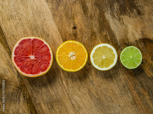 Fototapeta Naklejka Na Ścianę i Meble -  Sliced fruit in a row