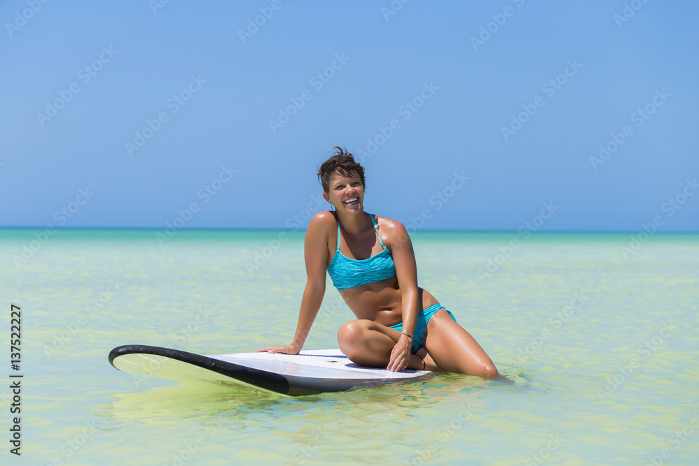 Fototapeta premium Fit woman having active vacation in the mexican Caribbean