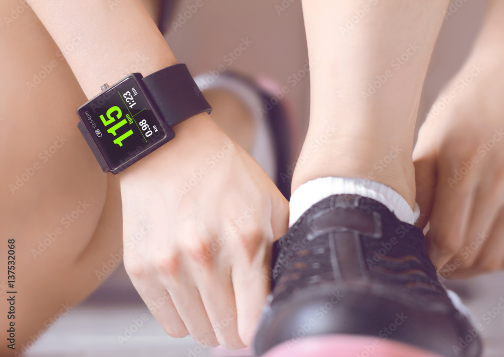 Count your bpm with the smartwatch application. Stock Photo Adobe Stock