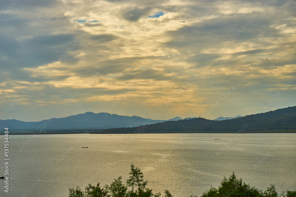 lake lamtakong