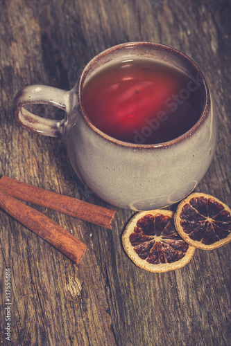 Obraz na płótnie Hot winter tea with spices w salonie