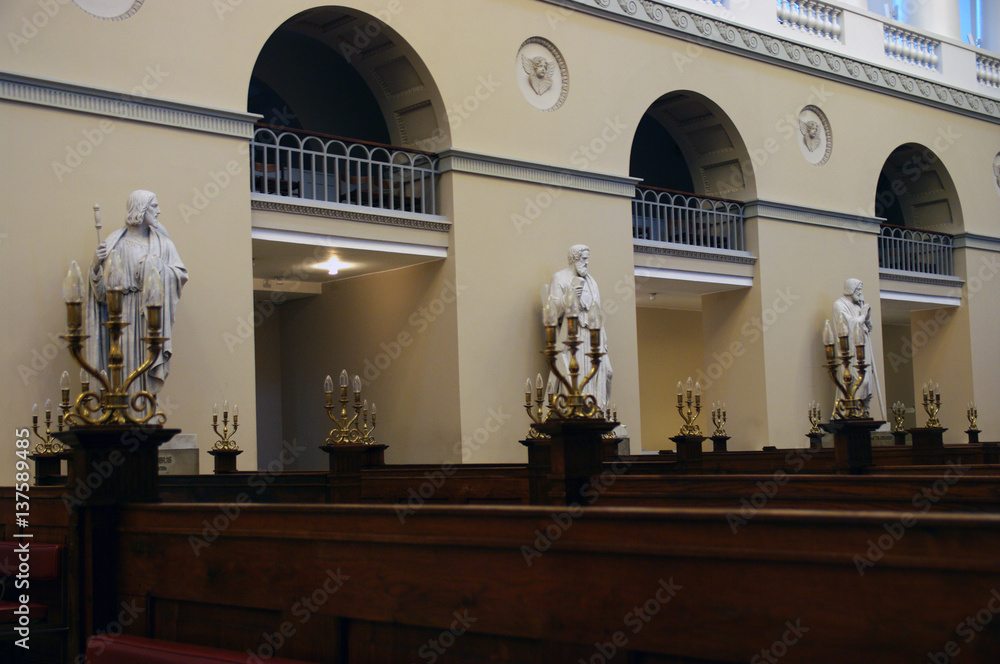 Fototapeta premium Sculpture de l'Église du Saint-Esprit - 2