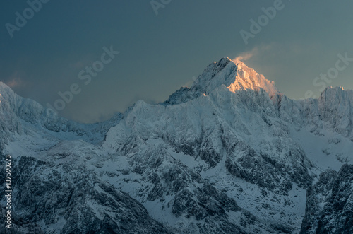 Fototapeta Naklejka Na Ścianę i Meble -  Gerlach, highest peak of Tatra mountains in the winter