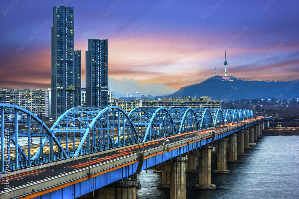 Obraz premium Twilight Seoul capital city,South Korea.