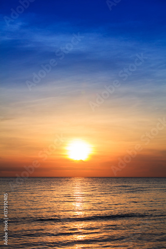 sunset over the ocean bay © terex