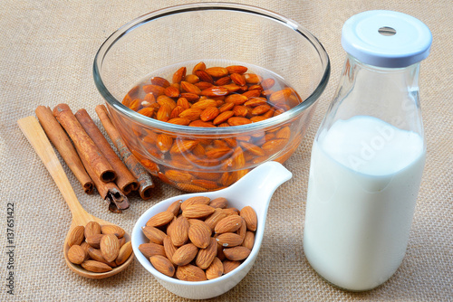 Soak the almonds in a bowl to make almond milk.

