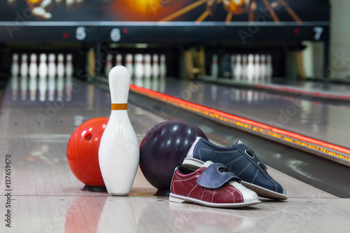 Fotografie, Tablou shoes, bowling pin and ball for bowling game