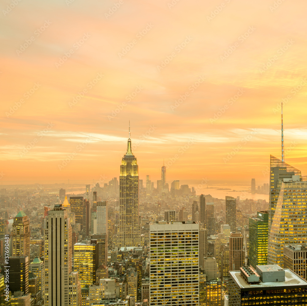 Fototapeta premium View of New York Manhattan during sunset hours