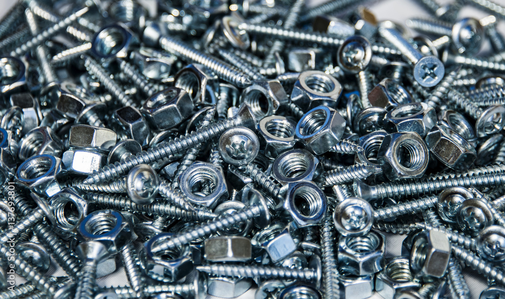 Screws and bolts made of metal Screws and bolts made of metal