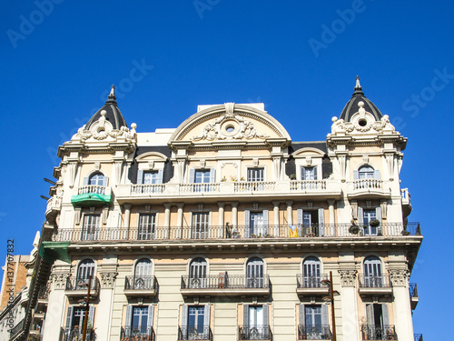 Edificio antiguo clásico en Barcelona, ​​Cataluña,España 