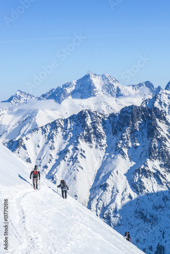 High Tatras landscape and tourists © grzegorz_pakula