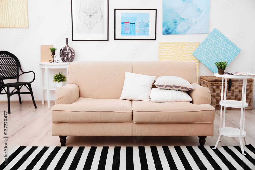 Obraz premium Sofa in modern room interior