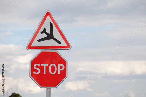 Wallpaper Mural road sign Torontodigital.ca