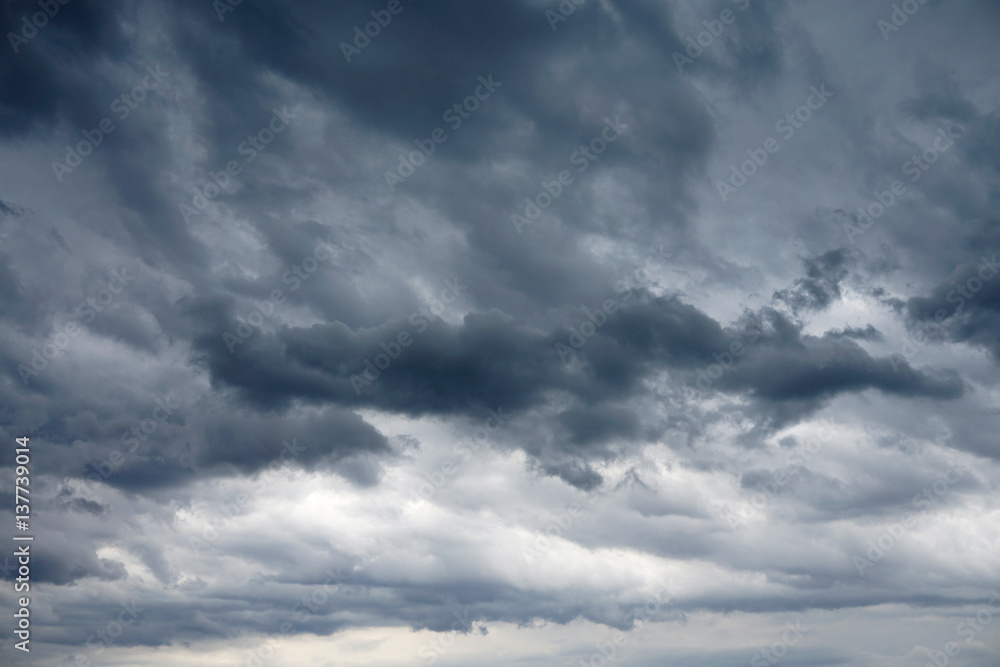 Obraz premium storm cloud before thunder storm