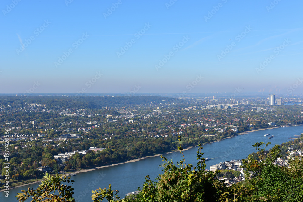 blick auf rhein von aussichtsplattform königswinter blick auf rhein von aussichtsplattform königswinter