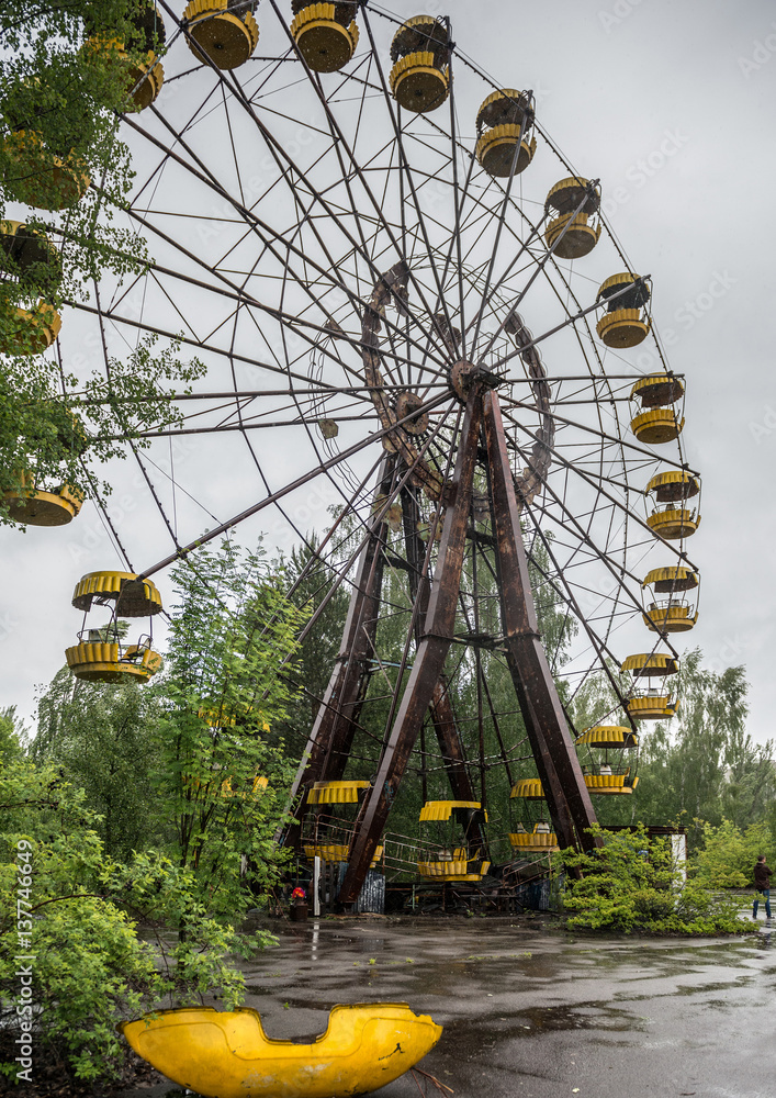 obsolete ferris wheel in Pripyat park