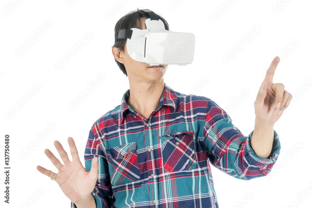 Naklejka premium Man using a VR headset and experiencing virtual reality