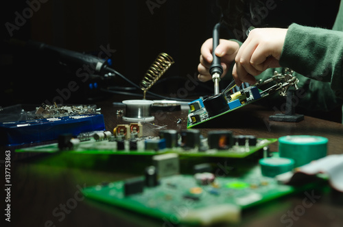 Repair of electronic devices, tin soldering parts