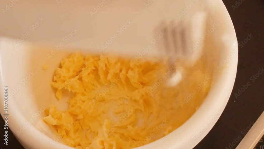 Pfannkuchenteig zubereiten Pfannkuchenteig zubereiten