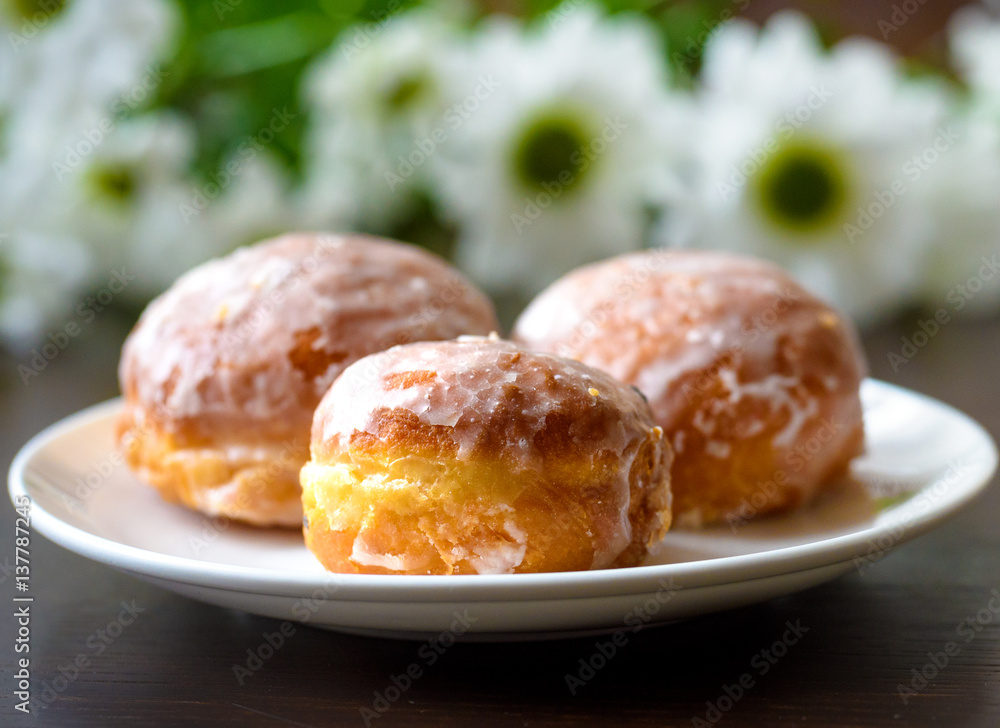 Donuts Donuts