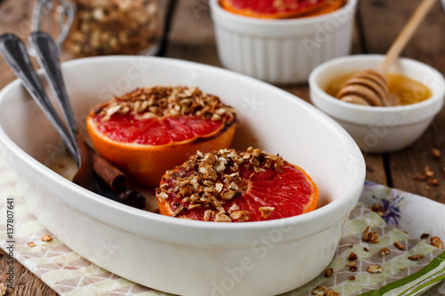 baked grapefruit with granola