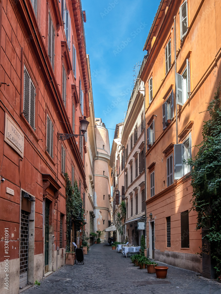 Narrow streets in Rome
