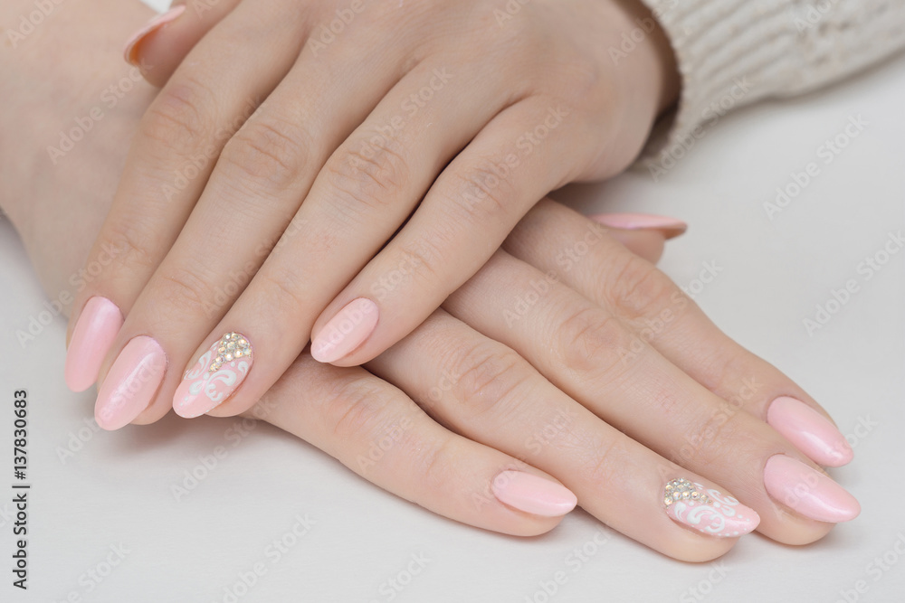 nails french
