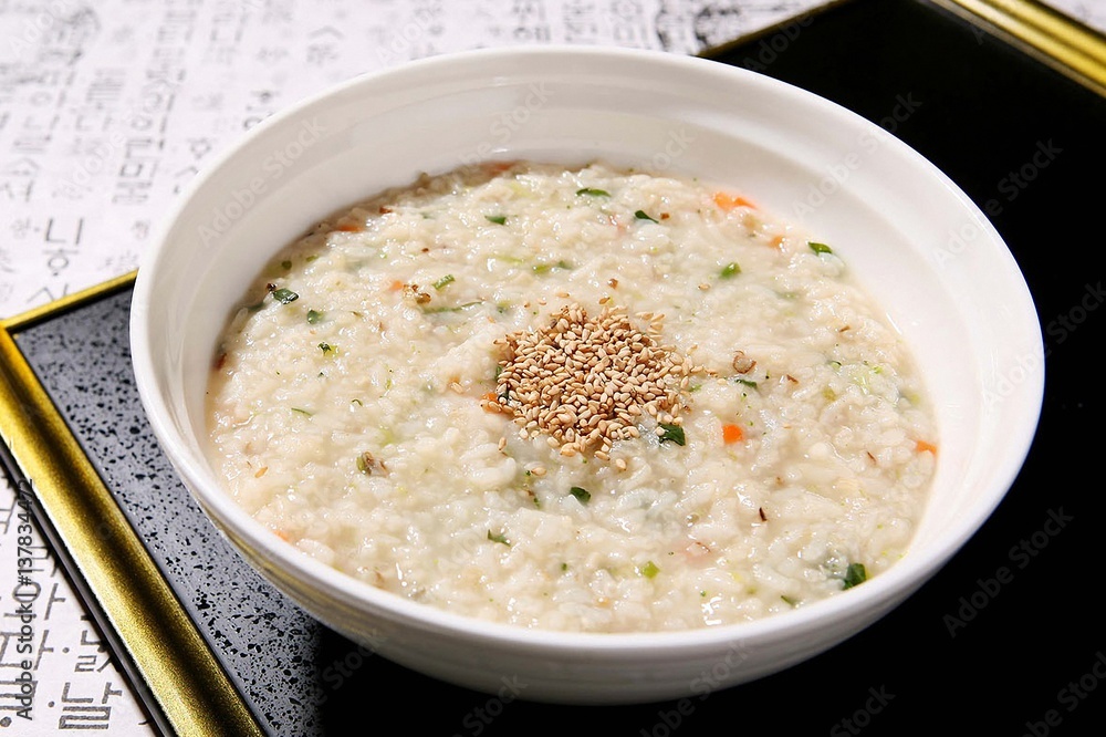 yachae juk. Vegetable Rice Porridge