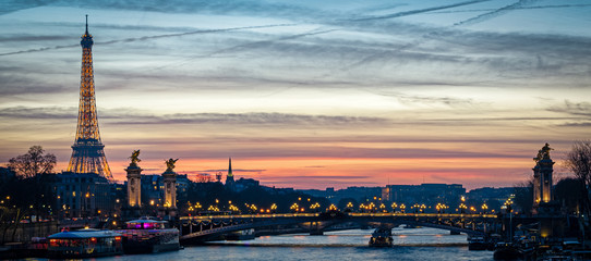 Leinwandbilder Pont Alexandre III Pariser Dämmerung mit Eiffelturm  © Marco Saracco