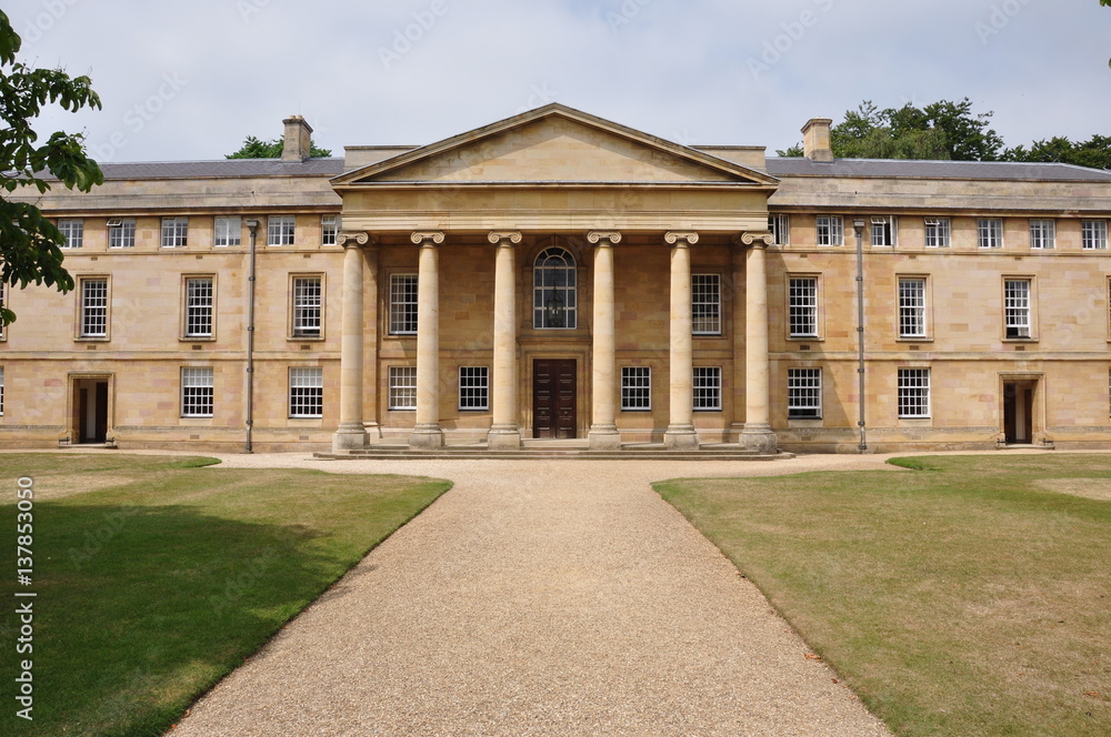 Jardín y Universidad de Cambridge