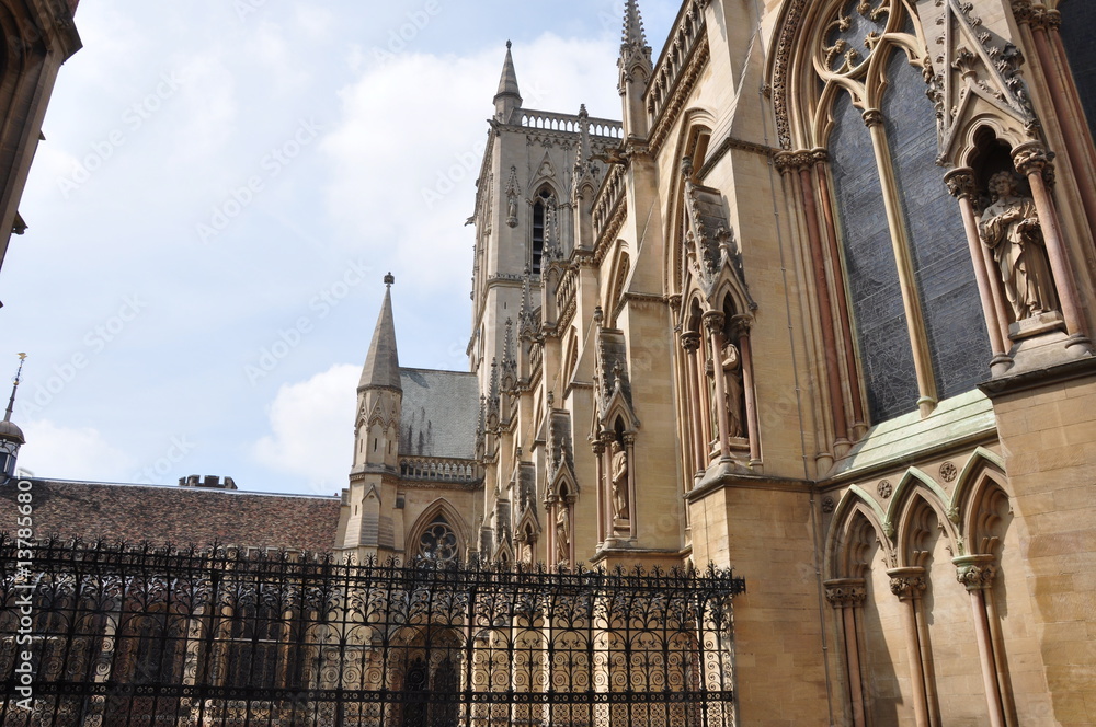Naklejka premium Gótico en Cambridge