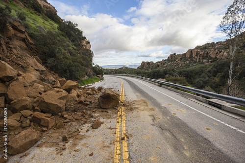 Tableau sur toile Storm related landslide blocking Santa Susana Pass Road in Los Angeles, California