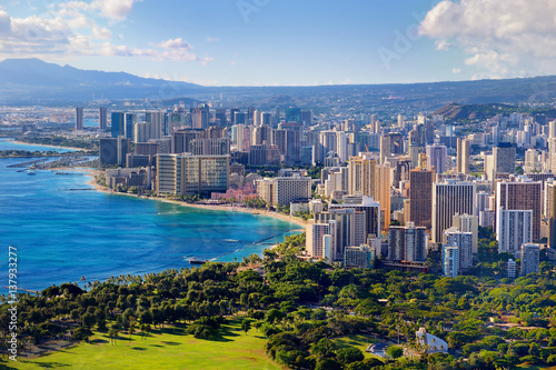 Spectacular view of Honolulu city, Oahu © MNStudio