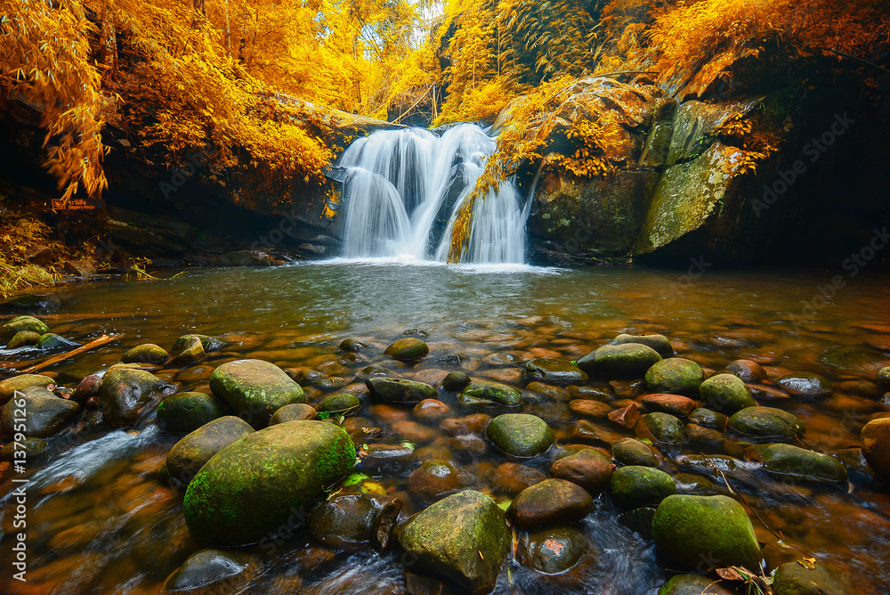 Sirithan waterfall in Doi Inthanon national park, Chiang Mai, Thailand Sirithan waterfall in Doi Inthanon national park, Chiang Mai, Thailand
