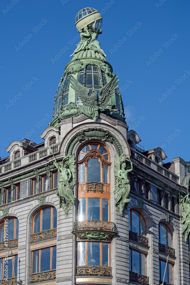 Obraz premium Glass dome of Singer House in St. Petersburg, Russia