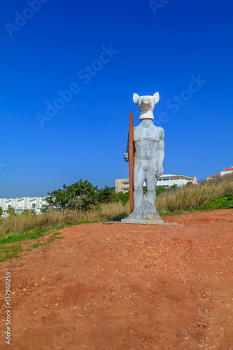 Homenagem ao surfista na Nazaré em Portugal