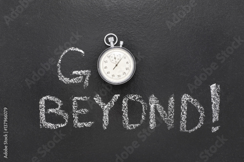 Slika na platnu go beyond watch