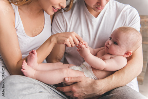 Quadro em tela Young couple with baby
