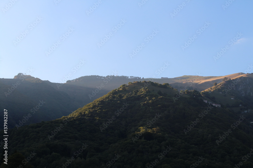 Montagna e Colline Verdi