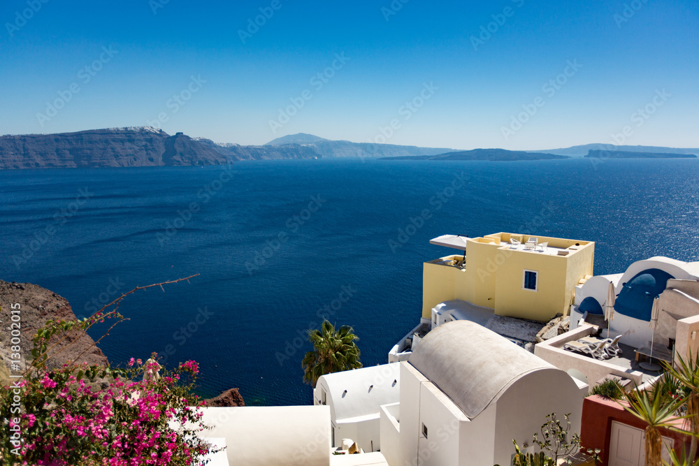 Fototapeta premium Traditional white architecture Santorini, Greece