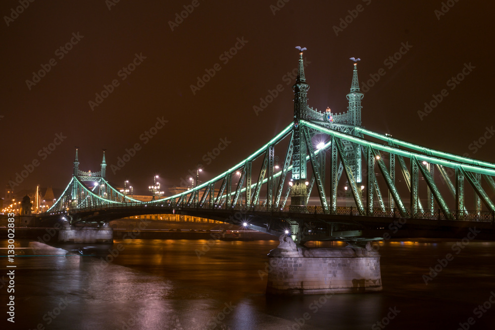 Obraz premium Night Budapest