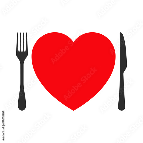 Icono plano corazon con tenedor y cuchillo en fondo blanco