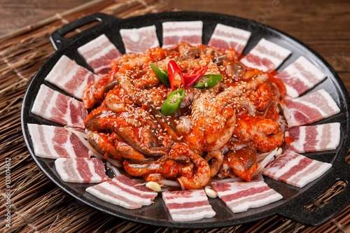  jukkumi samgyeopsal. Stir-fried Small Octopus with pork belly
