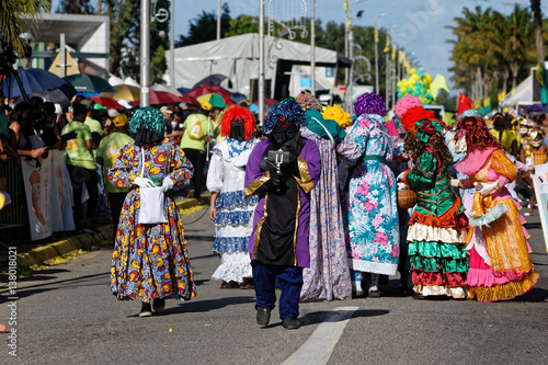 Défilé et rassemblement pendant la parade du littoral de Kourou en Guyane française