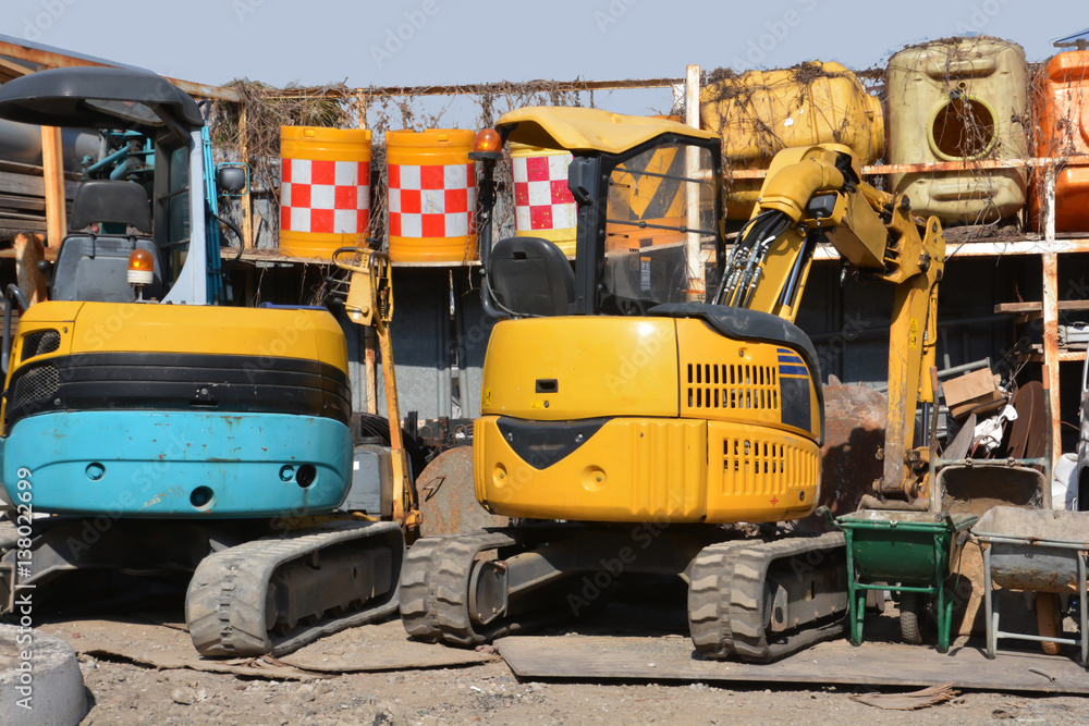 Excavator (power shovel) Excavator (power shovel)