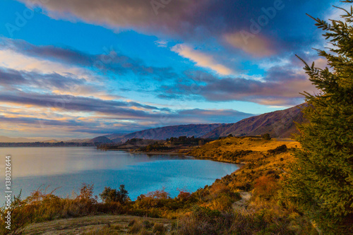 A winter sunrise over Lake Wanaka, New Zealand 