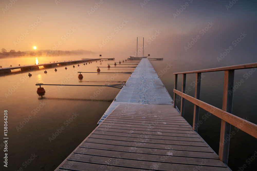 Obraz premium boat on the lake at beautiful sunrise, Tarnobrzeg, platform