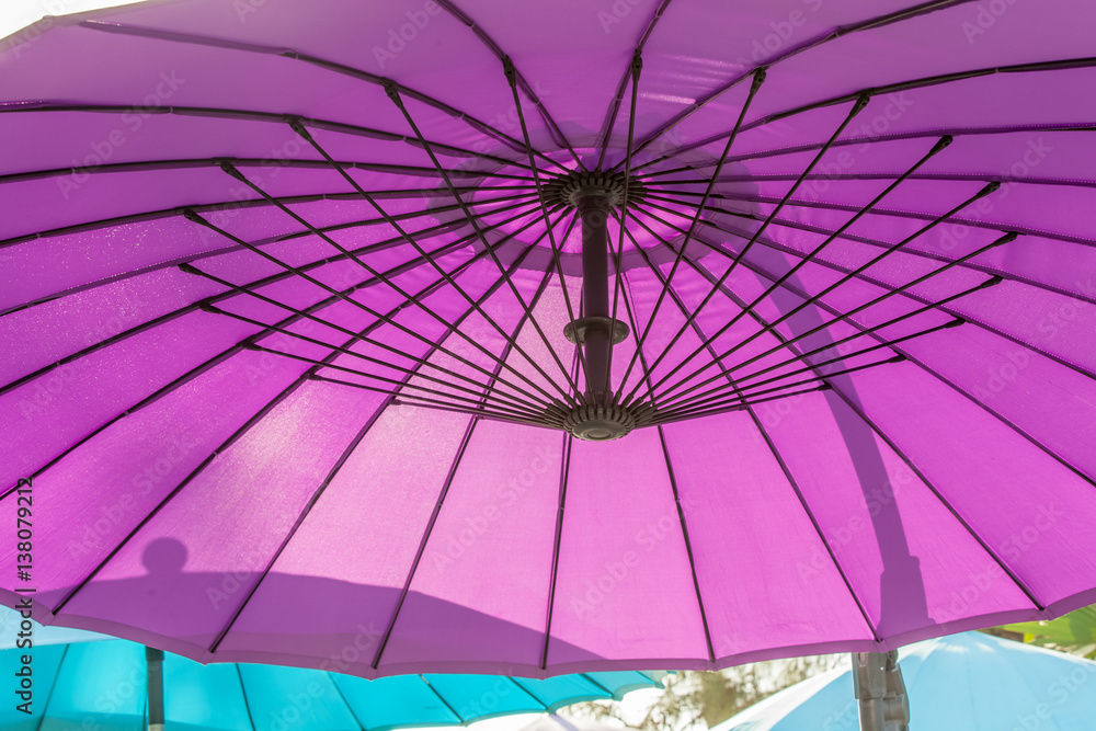 parasol de jardin, ombrelle japonaise mauve Stock Photo | Adobe Stock